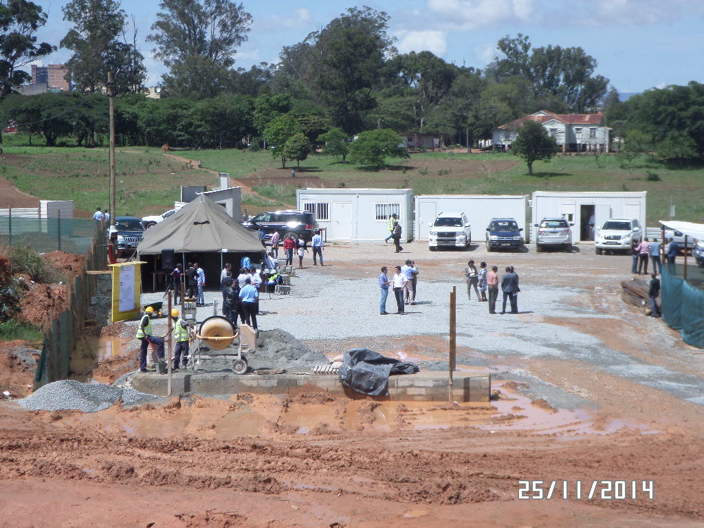 La cérémonie de pose de la première pierre du Centre de Formation Professionnelle pour les Journalistes - Huambo