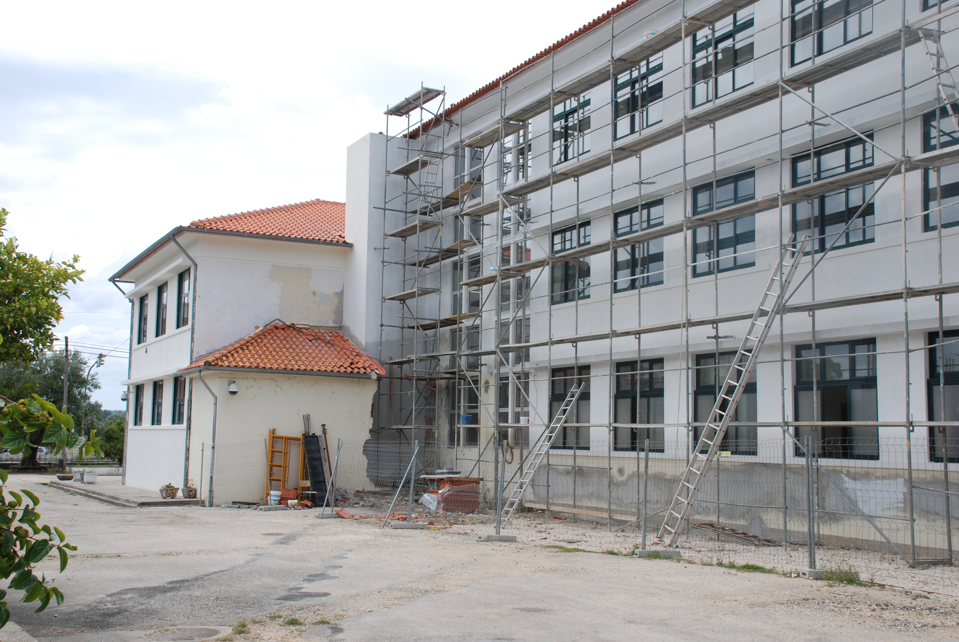 P971 - REABILITAÇÃO DA ESCOLA SECUNDÁRIA DA MEALHADA